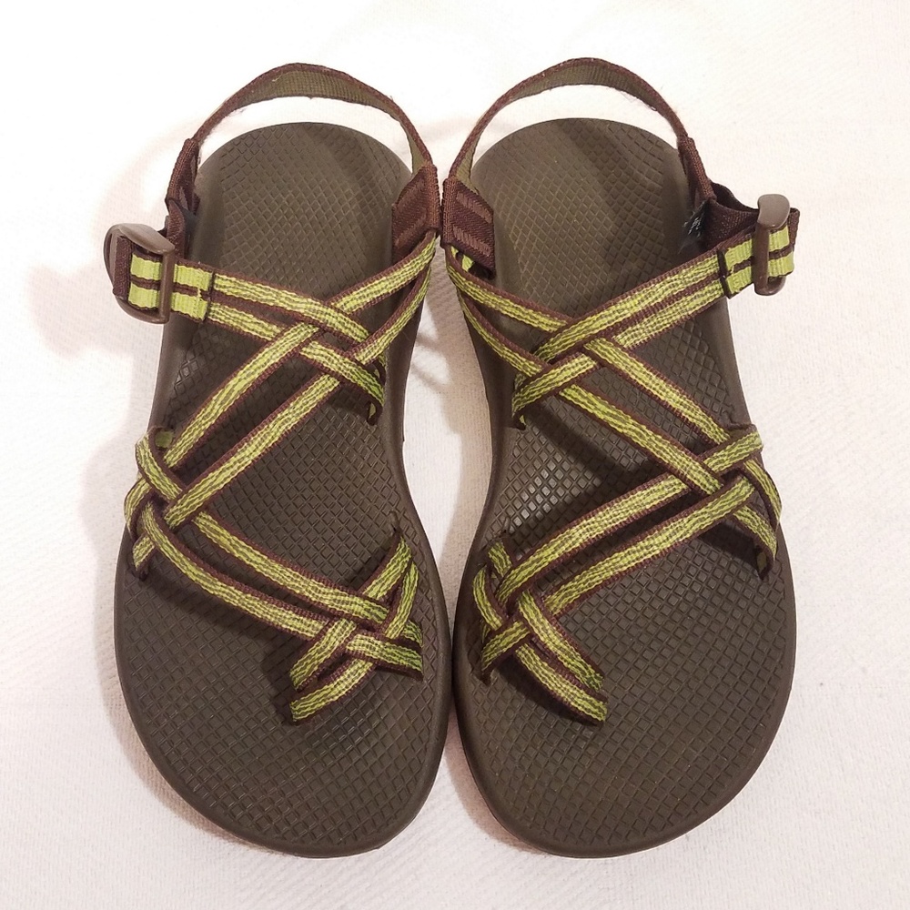 WIDE CHACO UNAWEEP WITH AGGRESSIVE VIBRAM OUTSOLE
